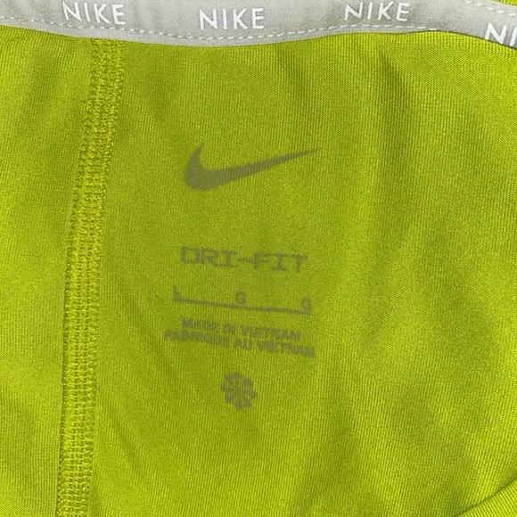 Nike Women’s Dri-Fit Crop Top - Picture 3 of 3